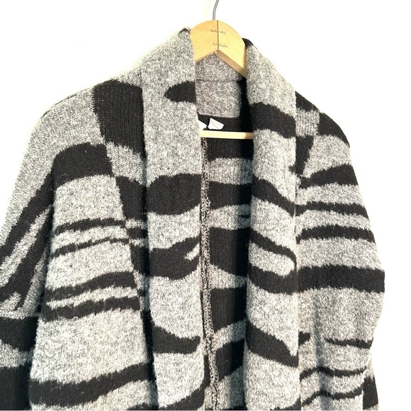 Anthropologie | Moth Basel Zebra Cardigan Sweater Size XSP - Picture 5 of 7